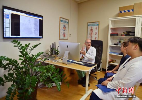 10��17���������L����������(��һ)�������t(y��)���������g(sh��)��(j��ng)������� �z