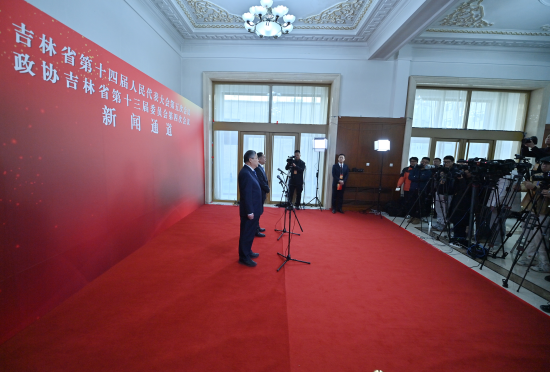 1��26���������f(xi��)����ʡ��ʮ����ί�T�����ĴΕ��hί�Tͨ���ϣ����۝�(��һ)�ش�ӛ���ᆖ�� ���� �z