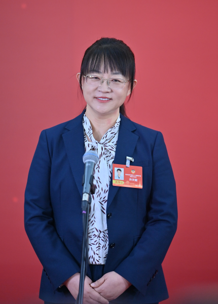 1��26�գ������f(xi��)����ʡ��ʮ����ί�T��(hu��)���ĴΕ�(hu��)�hί�Tͨ�������S�����ش�ӛ���ᆖ(w��n)�� ���� �z