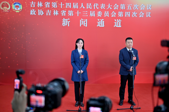 1��26���������f(xi��)����ʡ��ʮ����ί�T��(hu��)���ĴΕ�(hu��)�hί�Tͨ�������u�B��(��һ)�ش�ӛ���ᆖ(w��n)�� ���� �z